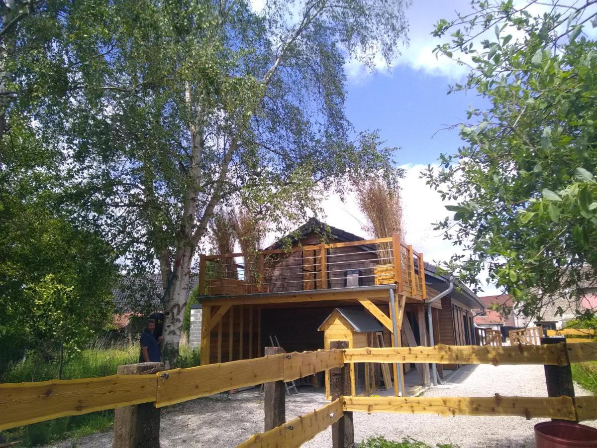 Le Carport Aparthotel Hasnon Bagian luar foto