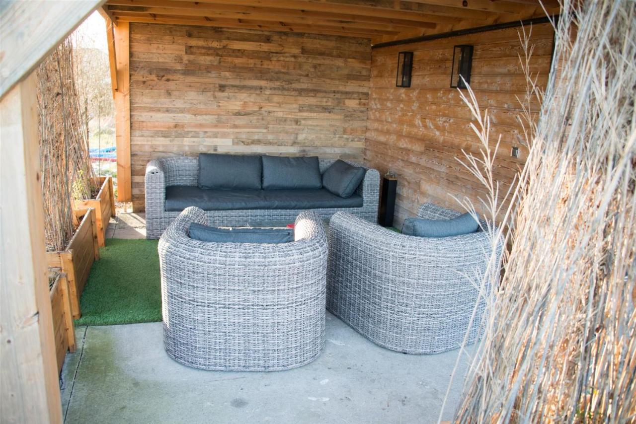 Le Carport Aparthotel Hasnon Bagian luar foto